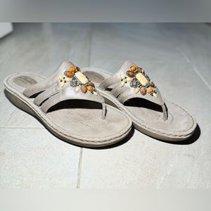 Clarks Artisan Women's Beaded Stones Leather Thong Platform Sandals Size 9 M